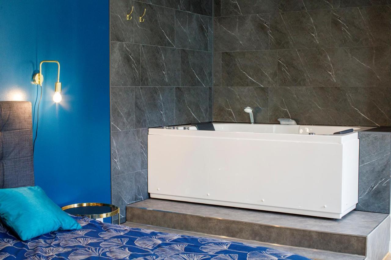 Spa & Detente - Suite Privee - Tours - Netflix Exterior photo