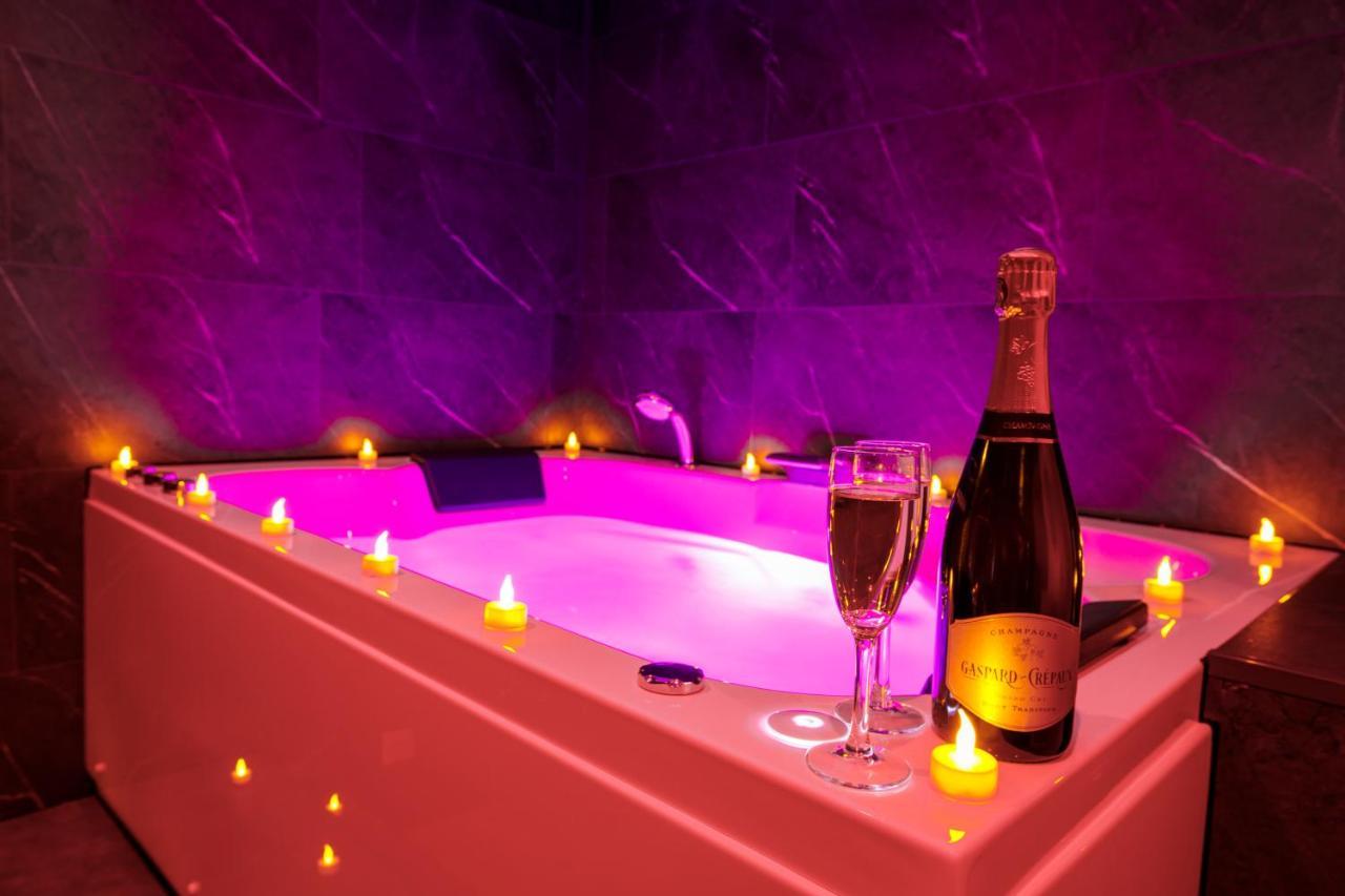 Spa & Detente - Suite Privee - Tours - Netflix Exterior photo